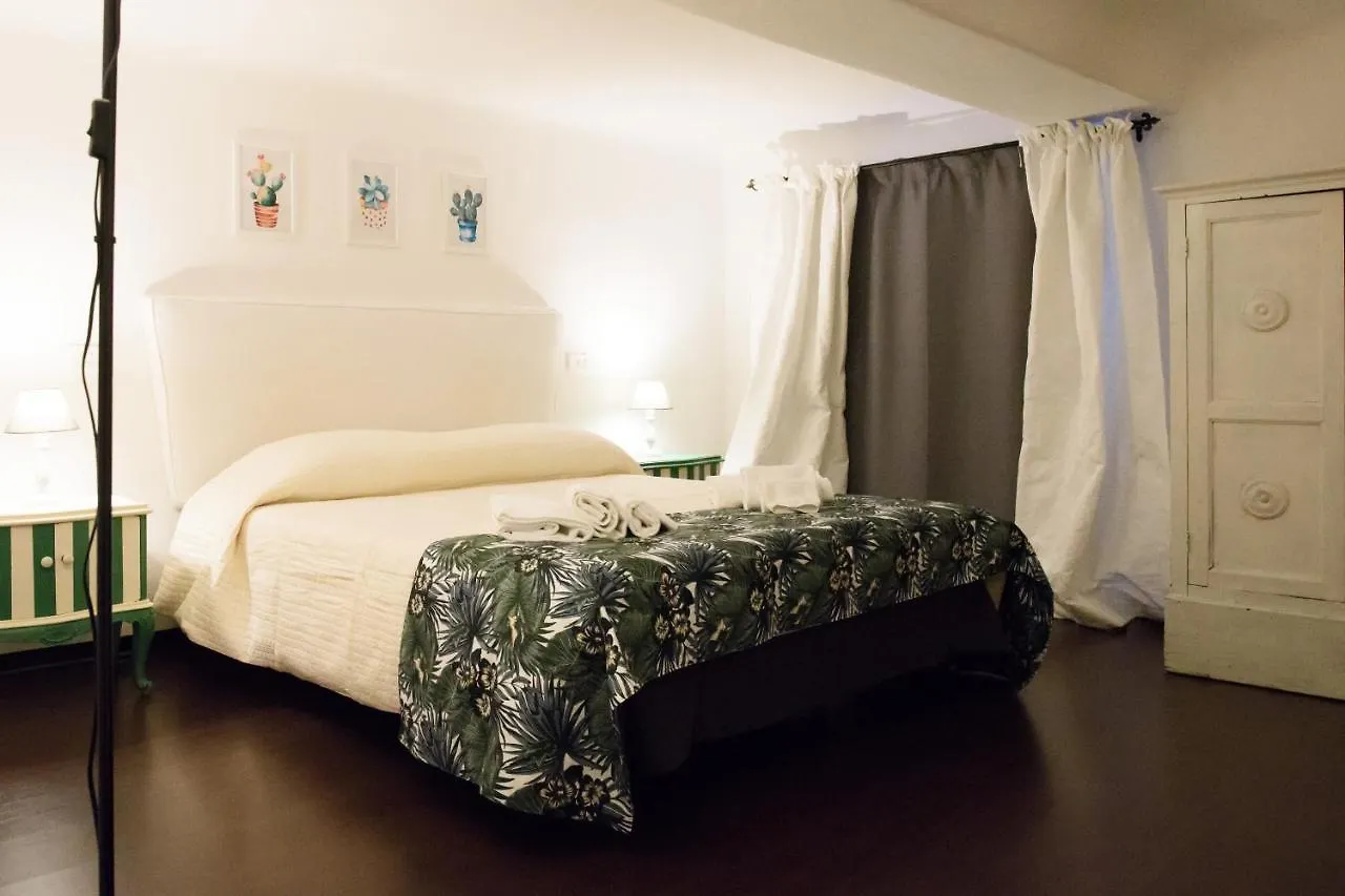 *** Bed & Breakfast B&B Piccoli Leoni Genoa Italy